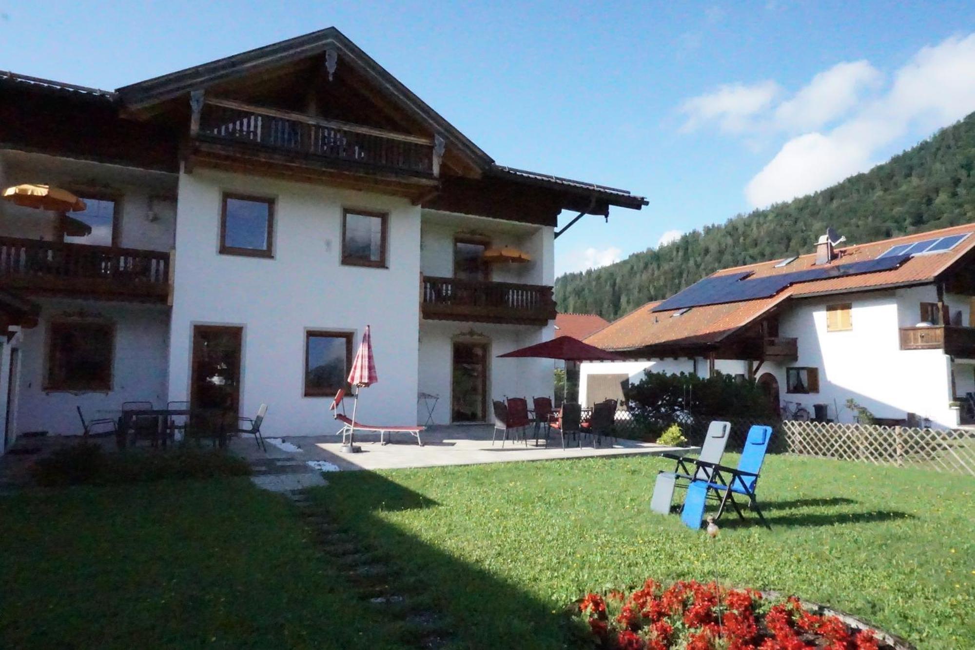 ルーポルディングHaus Alpenblick Inkl. Chiemgaukarteアパートメント エクステリア 写真